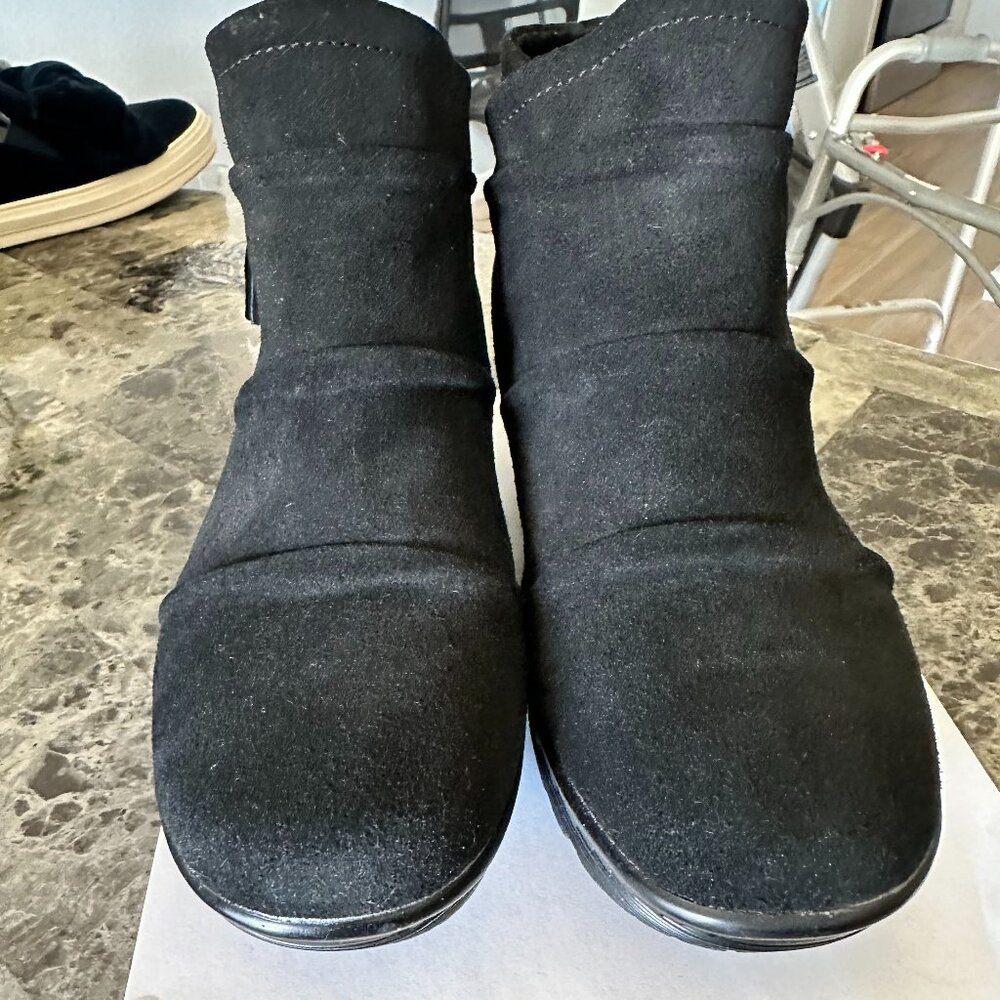 Women's Black Suede Skecher Booties